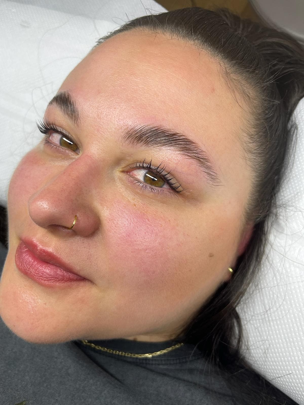 Augenbrauenlifting München – Brow Lamination für definierte Augenbrauen